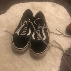 Vans classic black and white strip sneakers